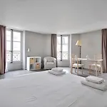 Hotel De Beaune 2*