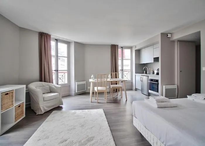 Hotel De Beaune 2*