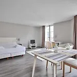 Hotel De Beaune 2*