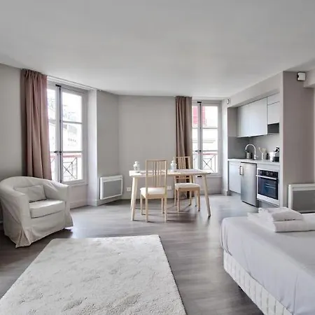 Hotel De Beaune 2*