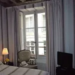 De Beaune 2* Paris