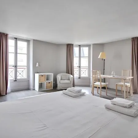 Hotel De Beaune 2*