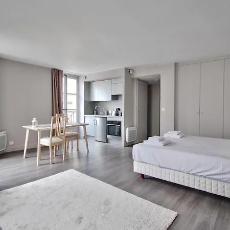 Hotel De Beaune 2*