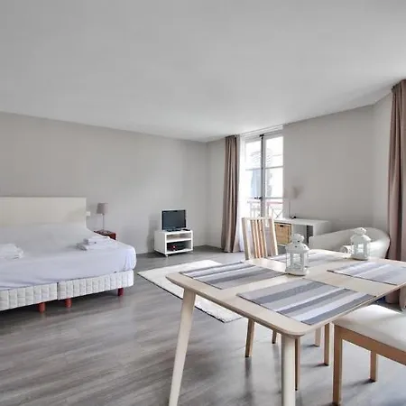 Hotel De Beaune 2*